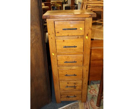 A MODERN LIGHT OAK SIX DRAWER SLIM CHEST H-125 W-51 CM S/D