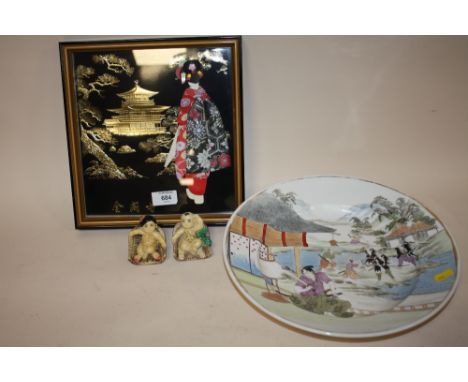 AN ORIENTAL CERAMIC BOWL TOGETHER WITH A ORIENTAL PICTURE OF A GEISHA AND 2 SMALL FIGURES