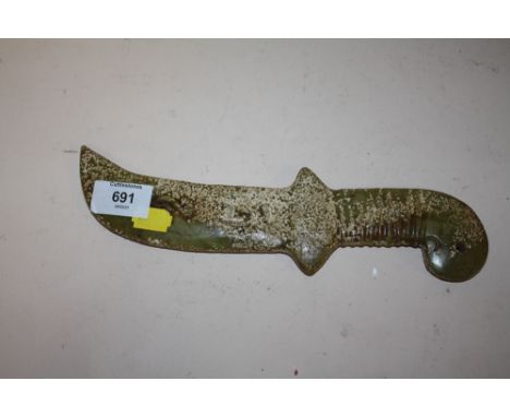 A JADE STYLE DAGGER - OVERALL LENGTH 26 CM