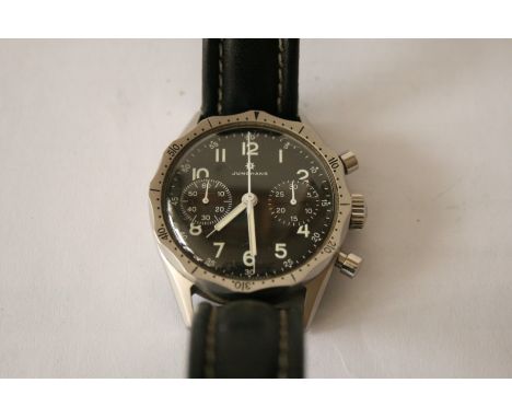 Montre de pilote en acier, JUNGHANS FLIEGER-CHRONOGRAPH, Automatique, 2 sous-cadrans, chronomètre, bracelet cuir d'origineJUN