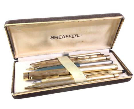 SIX VINTAGE PENS AND PENCILS, including Parker