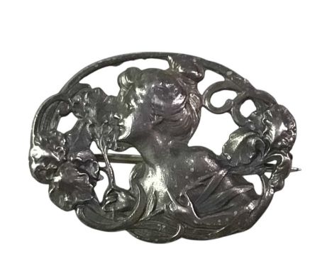 COLLECTION OF JEWELLERY, including silver, a Ruskin brooch and other items, contained in a Japanned wood casket