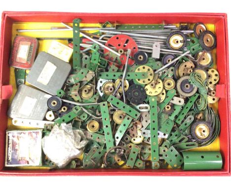 GROUP OF VINTAGE MECANNO PIECES, WITH INSTRUCTION BOOKLETS comprising bolts and other screws, as well as curved pieces, and i