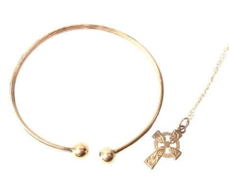GOLD TORQUE BANGLE, ALONG WITH A GOLD BAND AND A GOLD PENDANT,  all marked for nine carat goldthe bangle 5.5cm wideQty: 4.55g