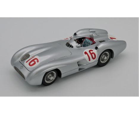 CMC MODELS 1:18 SCALE MODEL OF THE 1955 MERCEDES BENZ 196R STREAMLINER NUMBER 16 STIRLING MOSS MONZA (reference M057) exact r