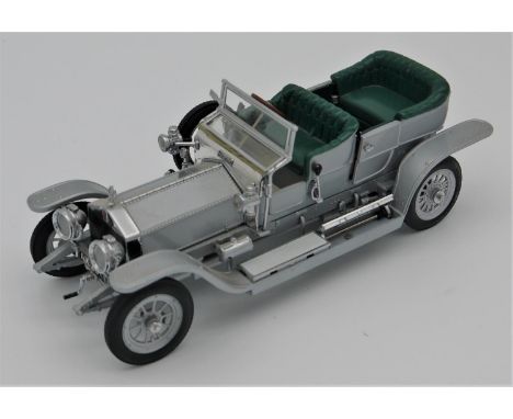 1907 ROLLS ROYCE SILVER GHOST TOURER BY FRANKLIN MINT  1:24 scale model of the best touring car of the era 