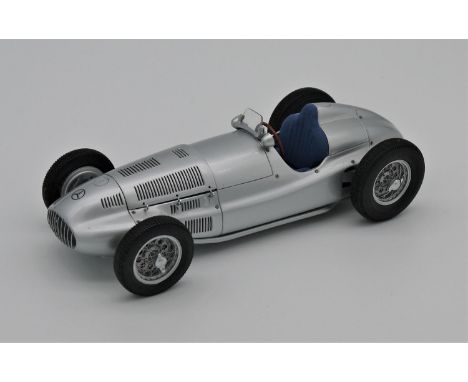 CMC MODELS 1:18 SCALE MODEL OF THE 1939 MERCEDES-BENZ W165 GRAND PRIX CAR (reference M018), accurate evocation of the 1939 Tr