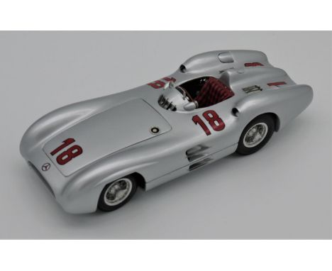 CMC MODELS 1:18 SCALE MODEL OF THE 1954 MERCEDES BENZ 196R STREAMLINER NUMBER 18 JUAN MICHEL FANGIO (reference M128A) fabulou