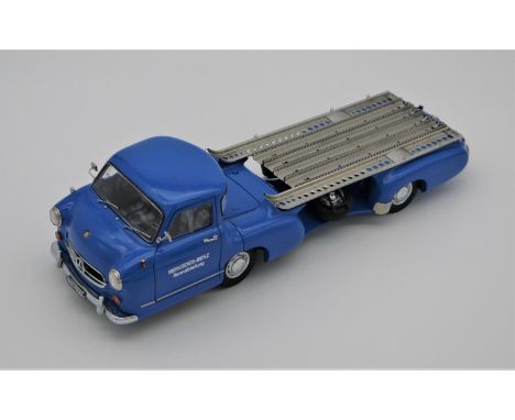 CMC MODELS 1:18 SCALE MODEL OF THE 1955 MERCEDES BENZ RENNTRANSPORTER (reference M143)  as used in period for transporting Me