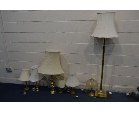 A QUANTITY OF BRASS LAMPS, to include a Corinthian column standard  lamp, a pair of two sized table lamps and four other tabl