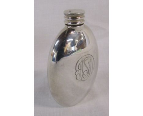 Small silver hip flask Sheffield 1988 by Garrard &amp; Co Ltd H 9 cm weight 2.46 ozt