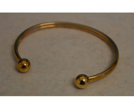 9ct gold torque bangle, total approx weight 3.81g