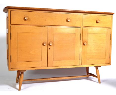 Lucian Ercolani - Ercol - Model 351 - An original 1960's retro vintage light beech and elm sideboard credenza of good proport