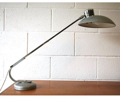 Ferdinand Solère - Solère - A 1950's French vintage industrial desk / reading lamp comprising of a round hammerite finished m