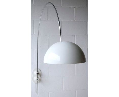 Joe Colombo - Oluce - Coupe - 1159 / R - A 20th century Italian retro vintage wall lamp having a cast metal wall bracket with