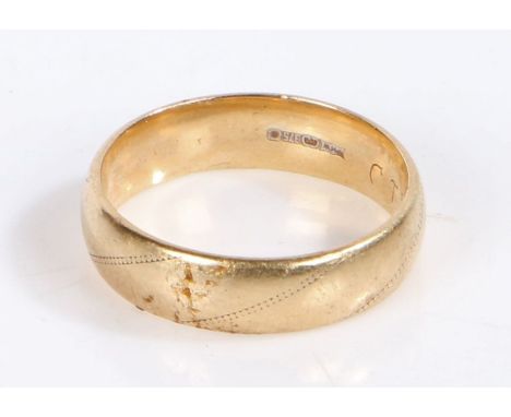 9 carat gold wedding band, ring size U weight 5.5 grams&nbsp;