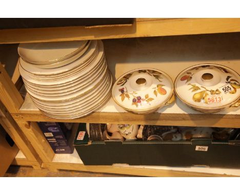 Two Royal Worcester lidded dishes and a quantity of plates and bowls with gilded rims. Not available for in-house P&amp;P. 