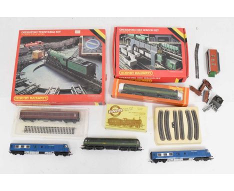 Hornby 00 gauge railway train set R.328 'Mammoth' locomotive, together with an Operating Ore Wagon Set, various accessories, 