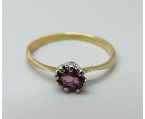 An 18ct gold and amethyst solitaire ring, 1.1g, J, a/f 