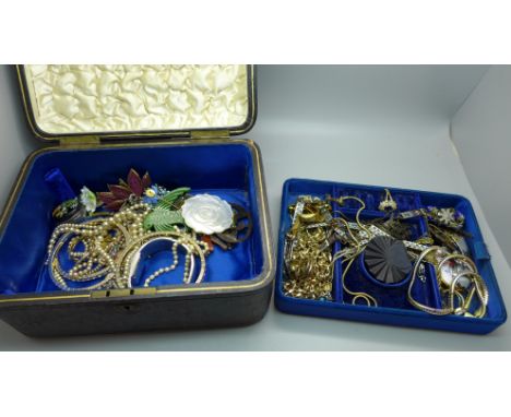 A jewellery box containing vintage and modern costume jewellery 