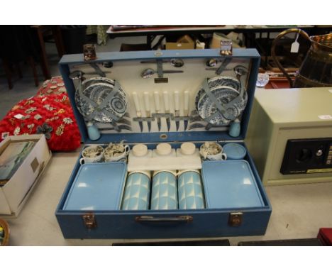 Picnic hamper