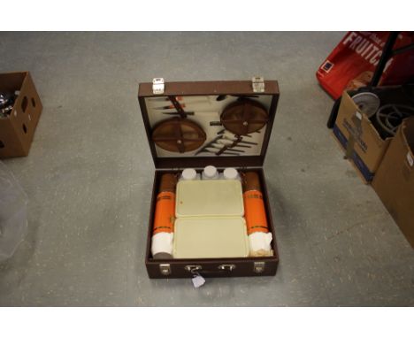 Cased Brexton picnic hamper