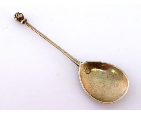 A rare James I silver Moor's head child's spoon by Daniel Cary, London, circa 1620, 12.1 cm. long, wt. 15 gm.Maker's mark and