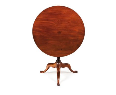 A D.José / D. Maria tripod tableBrazilian mahogany of tilt top and cage mechanismResting on three feetPortugal, 18th century7