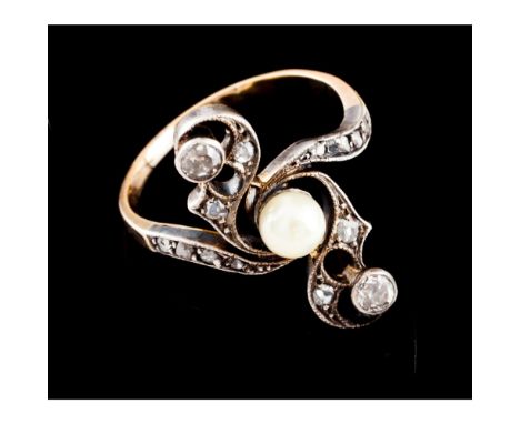 A Romantic era ring and pair of earringsSilver and goldPierced decoration of scrolls set with one pearl, 2 antique brilliant 