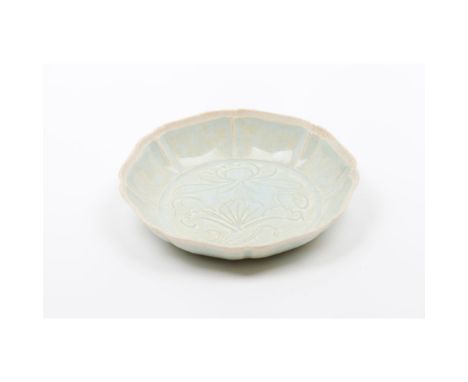 Brush washerQingbai glaze ceramic of incised floral decorationScalloped petals shaped tabSong dynasty (960-1279)(hairline to 