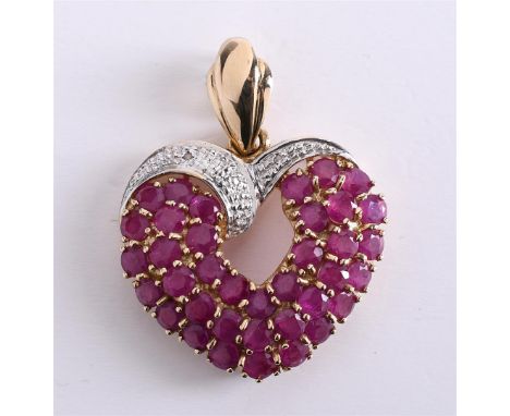 14 carat yellow gold women's pendant in the shape of a heart, set with approximately 37 synthetic pink rubies of approximatel