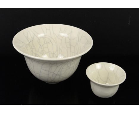 Christine Ann Richards (British, b.1949) crackle glazed bowl in white with flared rim, impressed CAR mark to base, h11.5cm 19