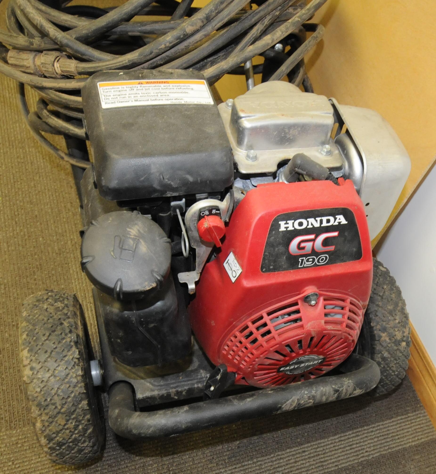 BRUTE 3,000 PSI, 2.5 GPM GAS POWERED PRESSURE WASHER WITH HONDA GC190