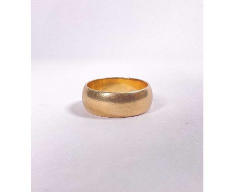 A 9ct gold band ring, hallmarks for London, 1966, ring size T, 8.4g
