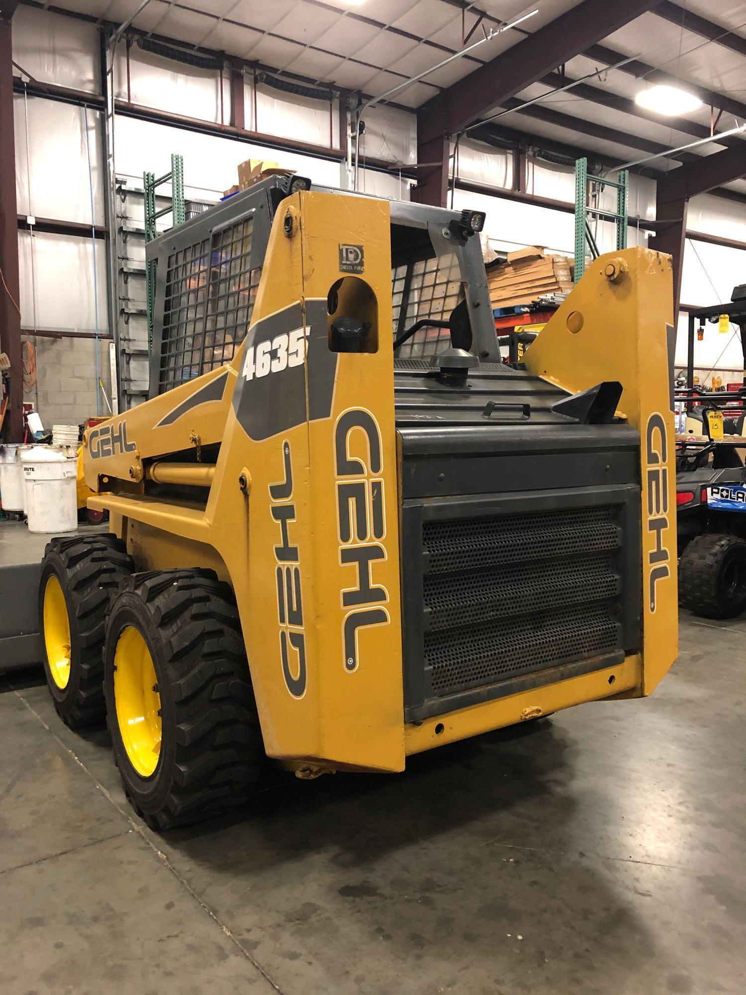 GEHL SL4635 SKID STEER LOADER W/ 7' BUCKET ATTACHMENT, RUNS