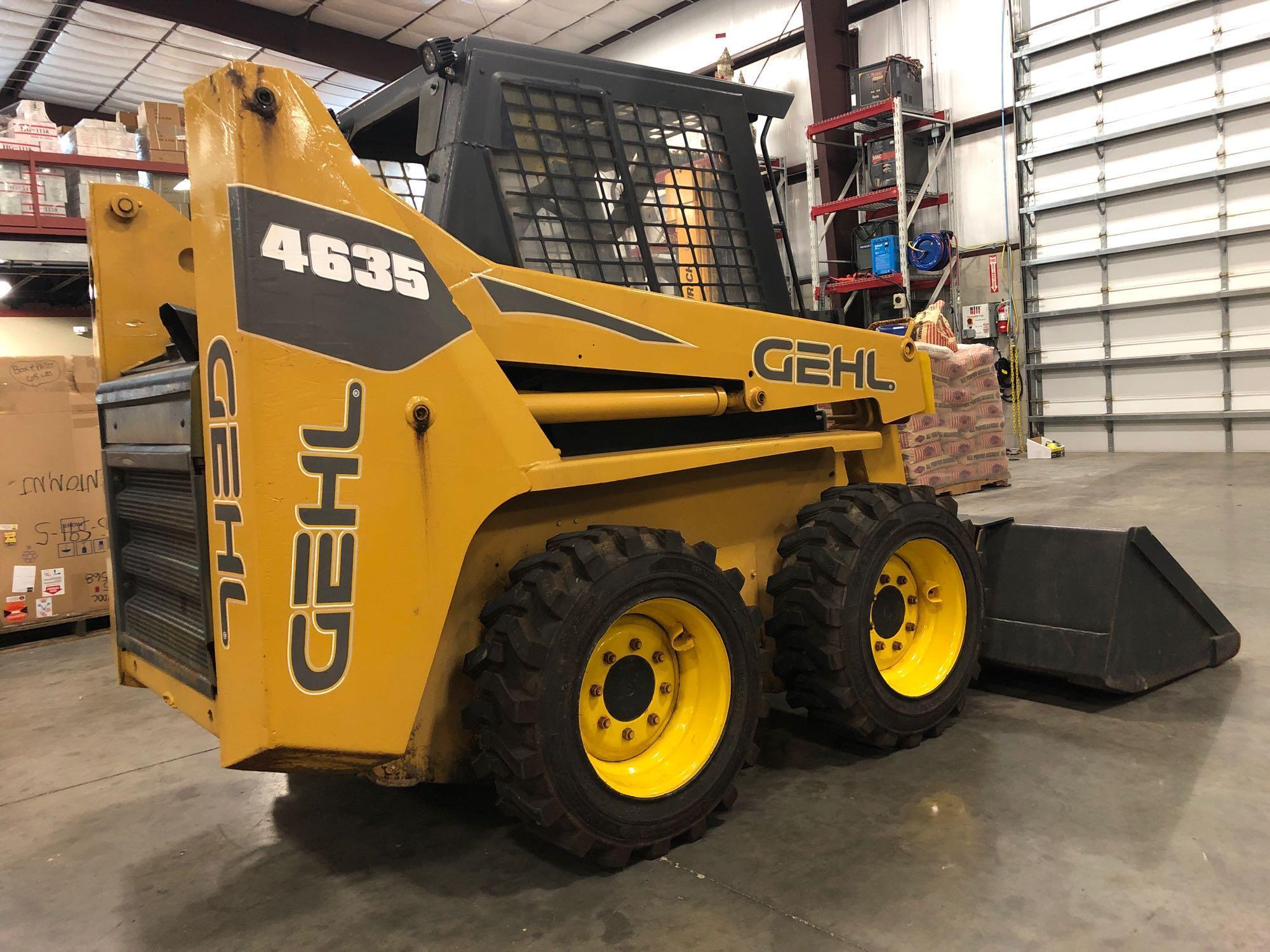 GEHL SL4635 SKID STEER LOADER W/ 7' BUCKET ATTACHMENT, RUNS