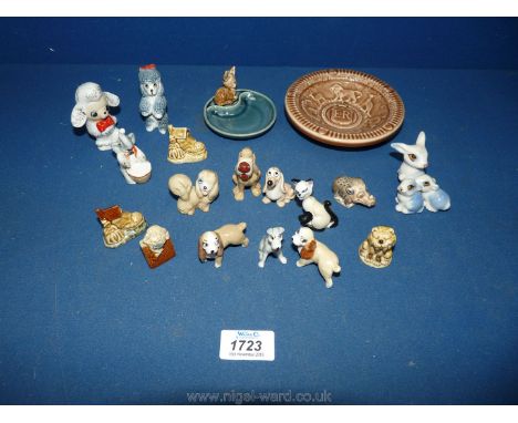 A quantity of Disney Wade Whimsies including Lady, Tramp together with a Wade commemorative trinket dish, small deer dish, et
