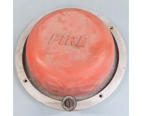 Vintage hand cranked 'Fire Alarm' by Perry Barr Metal Co with ministry marks for 1973, diameter 29.5cm&nbsp;