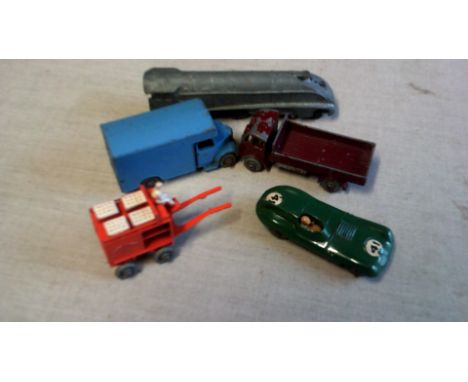Lesney matchbox Cars-(5) Lesney vintage matchbox vehicles, nice order good condition for age