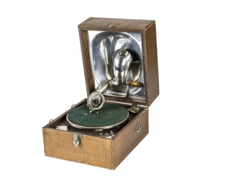 Portable gramophone, Decca Junior B with Crescendo Junior soudbox, in brown fibrocite case, 12 Oct 1925 (motor runs); and 8 r