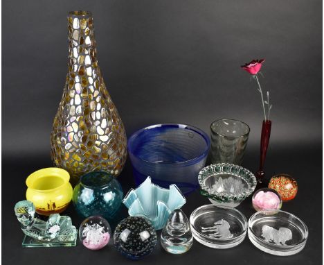 A Collection of Various 20th Century Glass to Comprise Czech Yellow Glass Globular Vase, Paperweights, Handkerchief Glass Bow