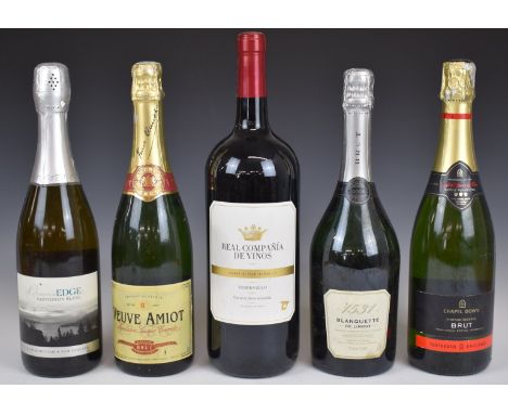 Four bottles of sparkling wine including Chapel Down Brut, Veuve Amiot etc and a bottle of Real Compania de Vinos Tempranillo