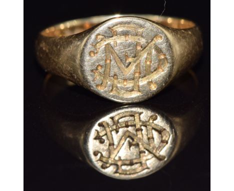 An 18ct gold signet ring, Chester 1912, size M, 4.4g&nbsp;