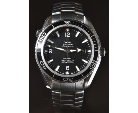 Omega Seamaster Professional Planet Ocean gentleman's automatic co-axial chronometer wristwatch ref. 2200.50.00 with date ape