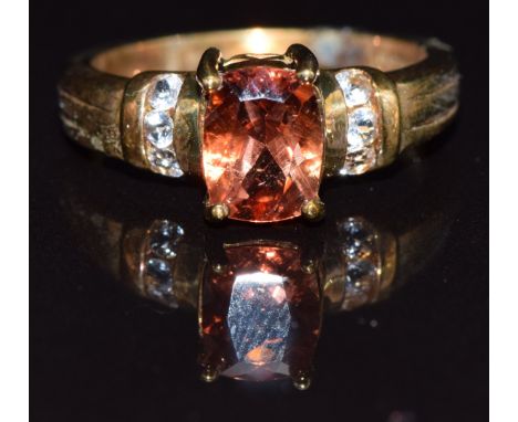 A 9k gold ring set with andesine and topaz, size M/N, 3.6g