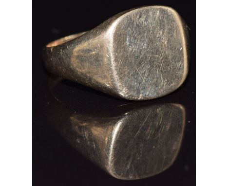 A 9ct gold signet ring, size U, 6.4g