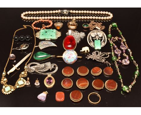 A collection of jewellery including rolled gold necklace, 9ct gold earrings, brooches including Ypres, Czech, jet and&nbsp;op