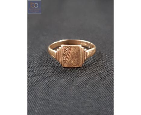 9 CARAT GOLD RING 