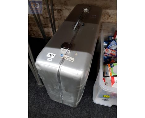 LARGE VINTAGE ALUMINIUM TRAVEL CASE 