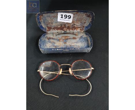 PAIR OF VINTAGE SPECTACLES IN ORIGINAL CASE 